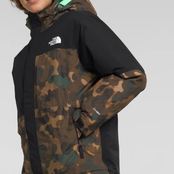The North Face Kids Camo and Black Jacket - Picture 5 of 8